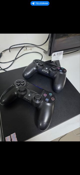 Sony PS 4 Slim .Джойстиками и шнурами
