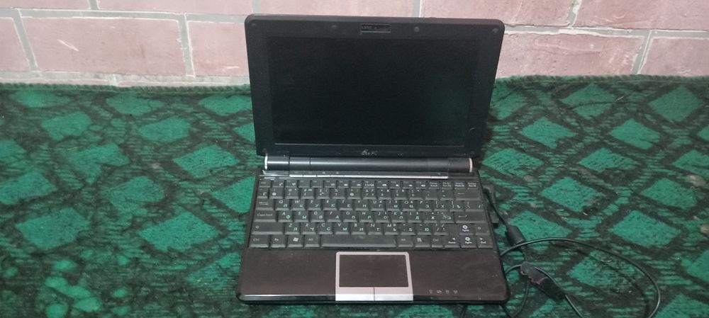 Netbuk sotiladi 160Gb/2Gb aybi yoq