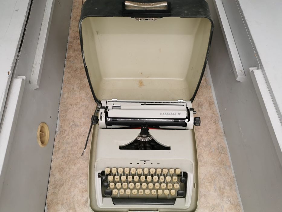 Masina de scris gabriele 10