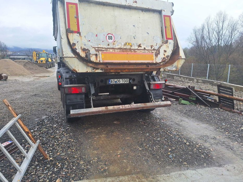 Semiremorca basculabila Schmitz, an 2008 + cap tractor VOLVO FM 440, tractiune 4x4