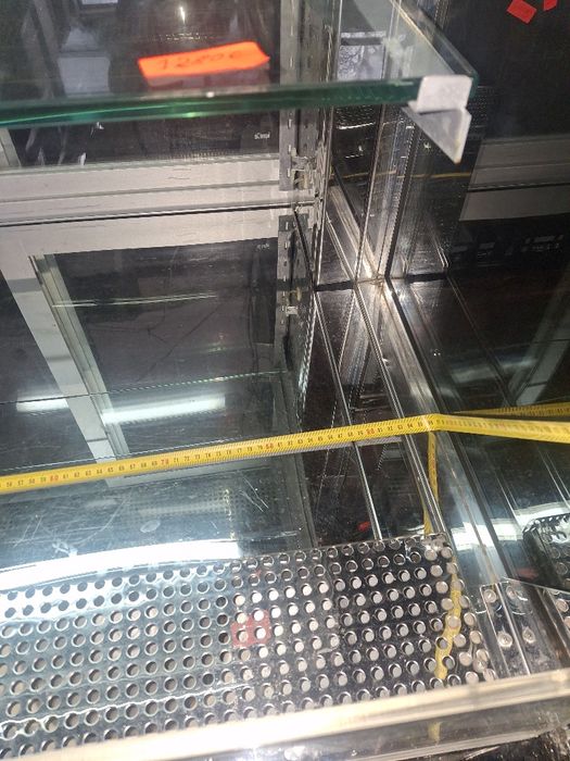 Хладилна витрина отворена