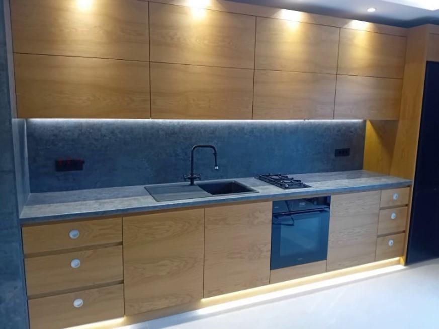 Дава се под наем Тристаен апартамент в София, Витоша - 115 кв.м за 970 € - Снимка #1