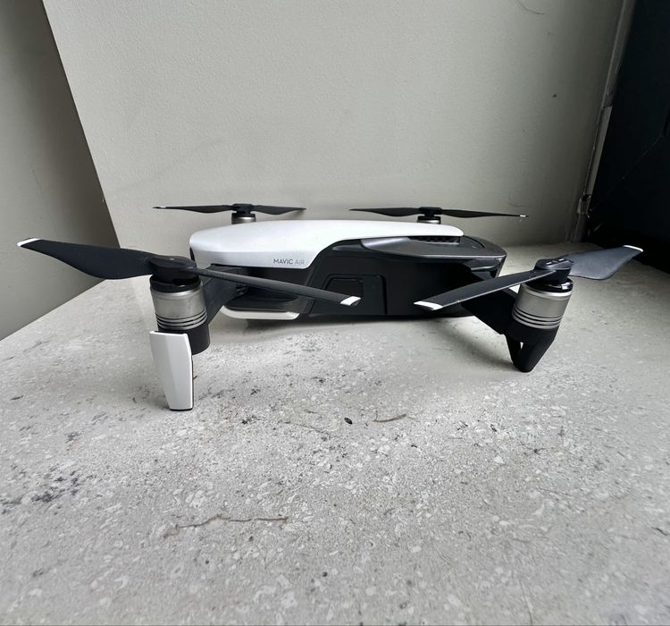 Дрон Dji Mavic Air