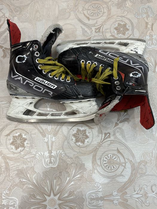 Продам коньки Bauer