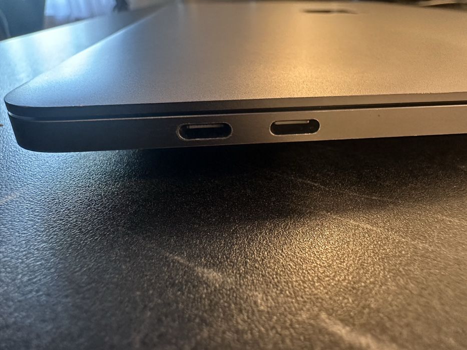 Macbook Pro 13 ‘   8GB RAM/256GB SSD