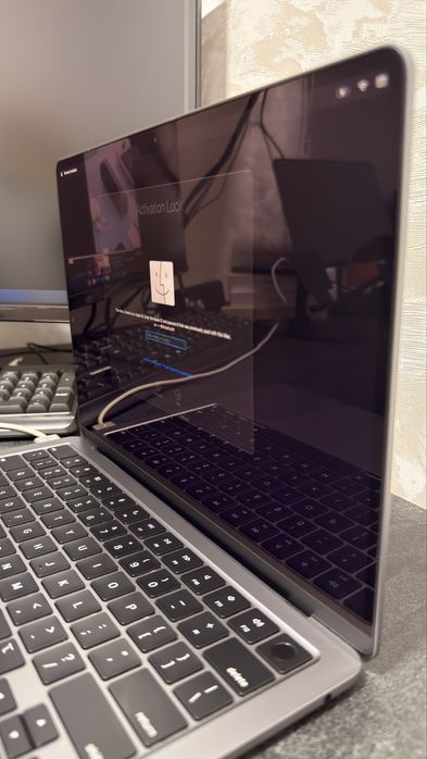 MacBook Air M2 8/256 icloud