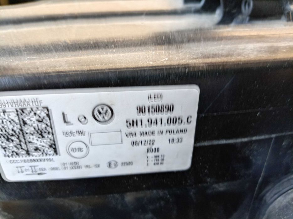 Преден ляв фар Volkswagen Golf VIII