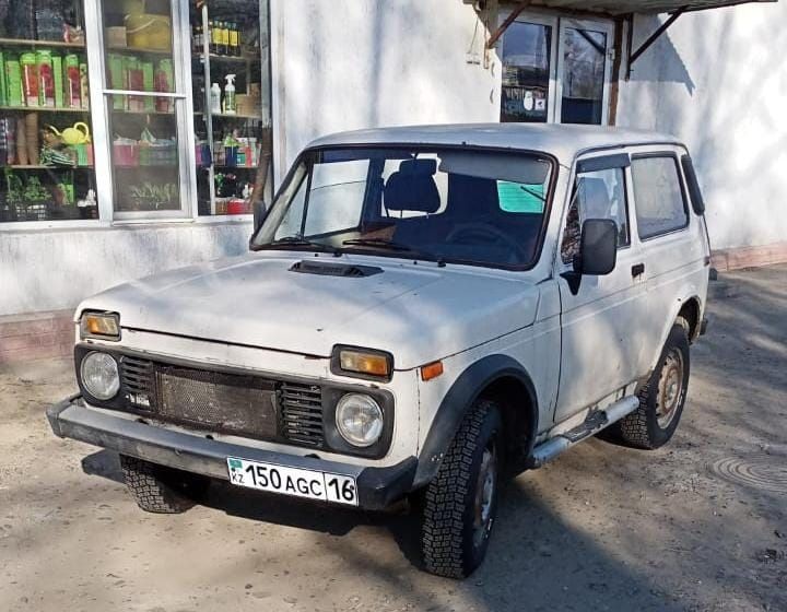 Продам ниву 2121 93 год