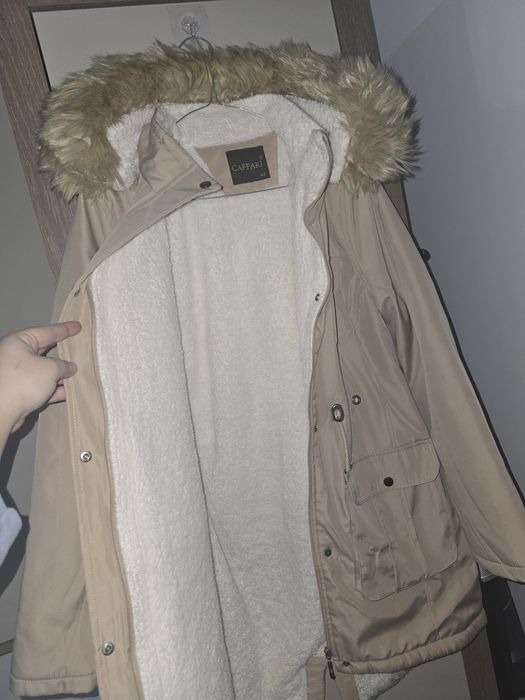 Geaca de dama de culoare crem