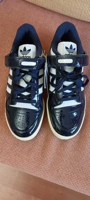 Adidas чисто нови ...