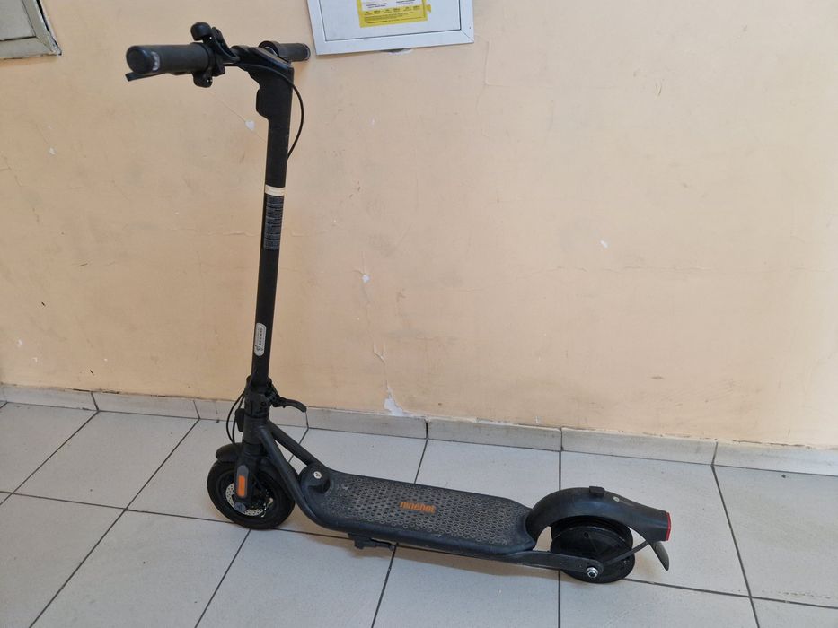 Электросамокат Ninebot.