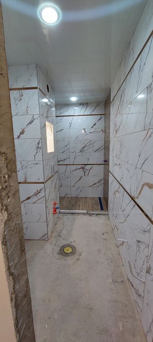 Поставяне на плочки