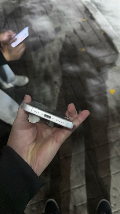 Айфон 17 265гб акб 93%