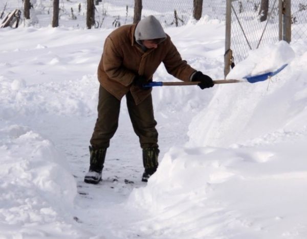 Уборка снега в любое время суток