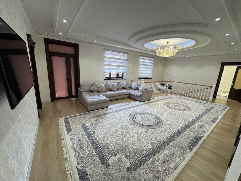 Ibn Sino Taxta bozor orqasida mahalla 5 sotix 8 hona Yangi uy