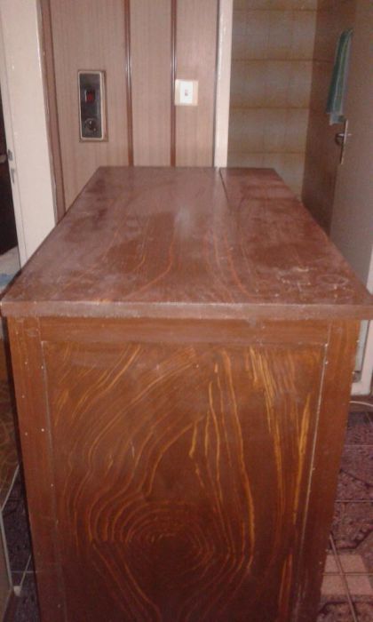 Старинен шкаф и креват