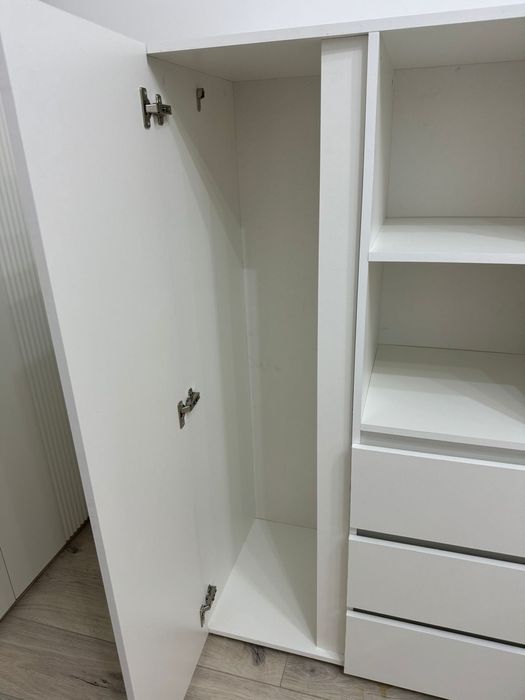 Продам распашной шкаф