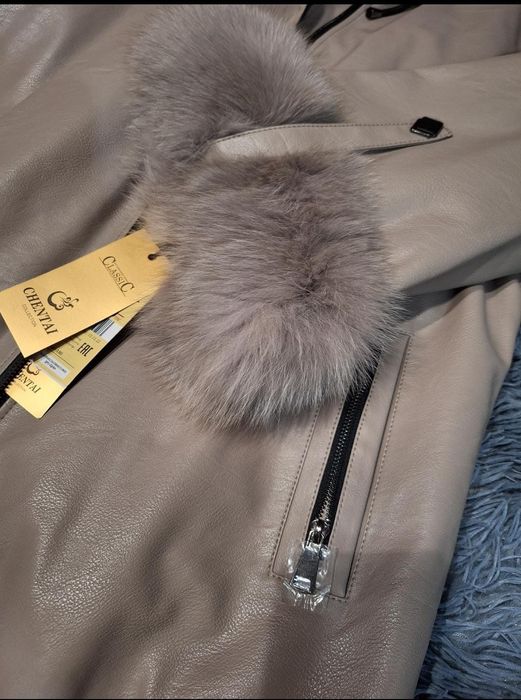 Куртка кожаная с мехом.