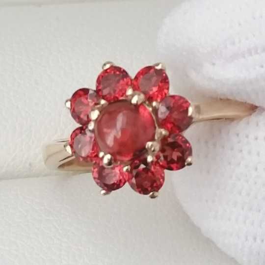 inel aur 14k cu granate naturale