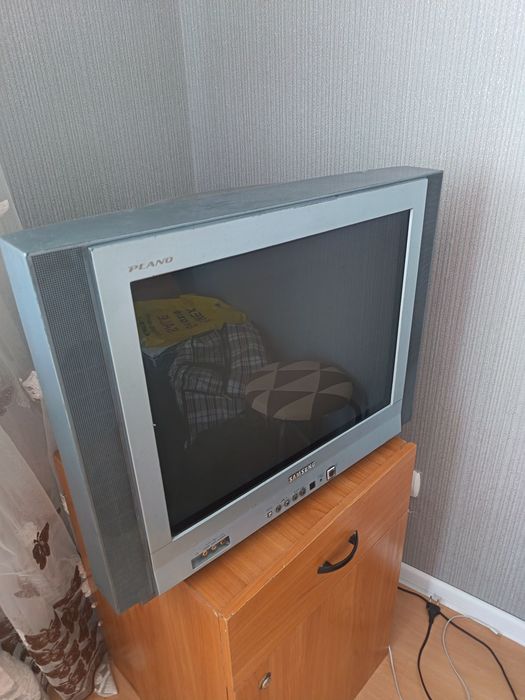 Телевизор самсунг