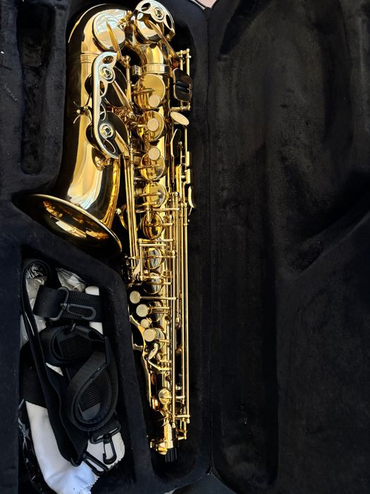 Саксофон IRIN Чисто нов!