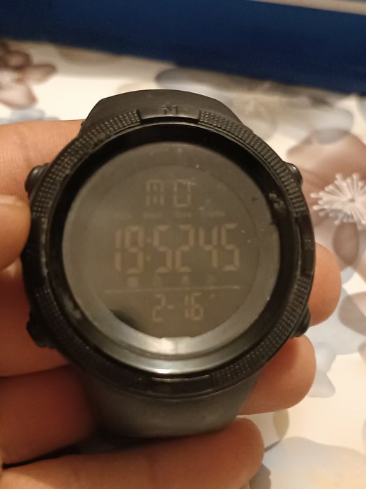 Часы  спортивные