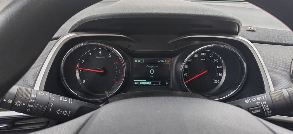 Chevrolet Tracker LTZ 2023, 40 000 км, белый, пропан