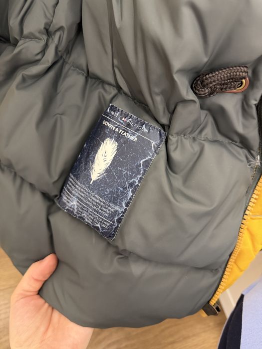 Geaca Tommy Hilfiger cu puf si pene