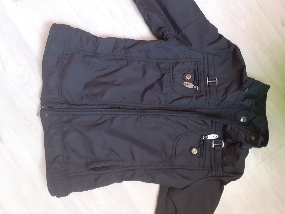 Продам куртку демисизонную