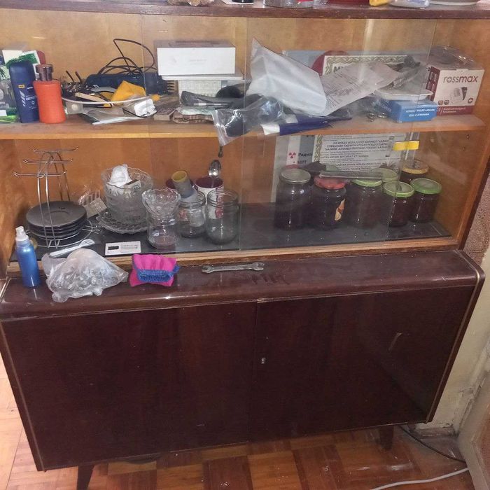 Продам шкафы-серванты из комплекта жилой комнаты, Чехия, 1975 г.