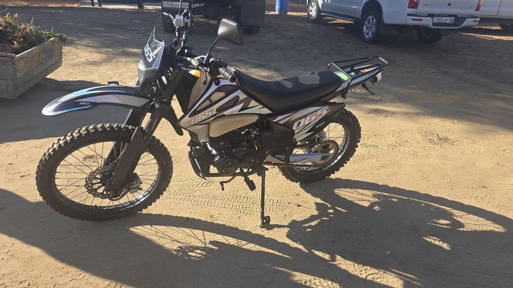 Продам мотоцикл эндуро 065