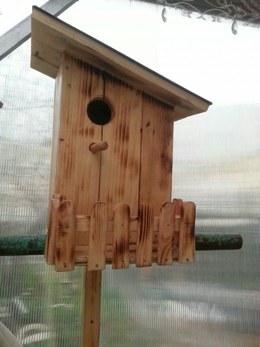 Скворечник из дерева