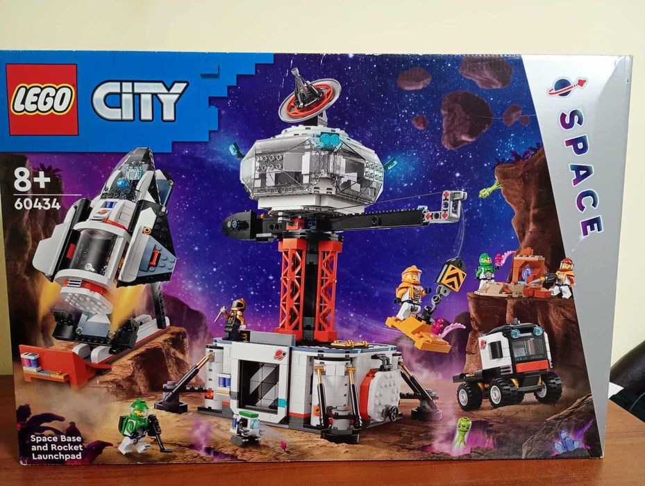 LEGO City Space Base and Rocket Launchpad