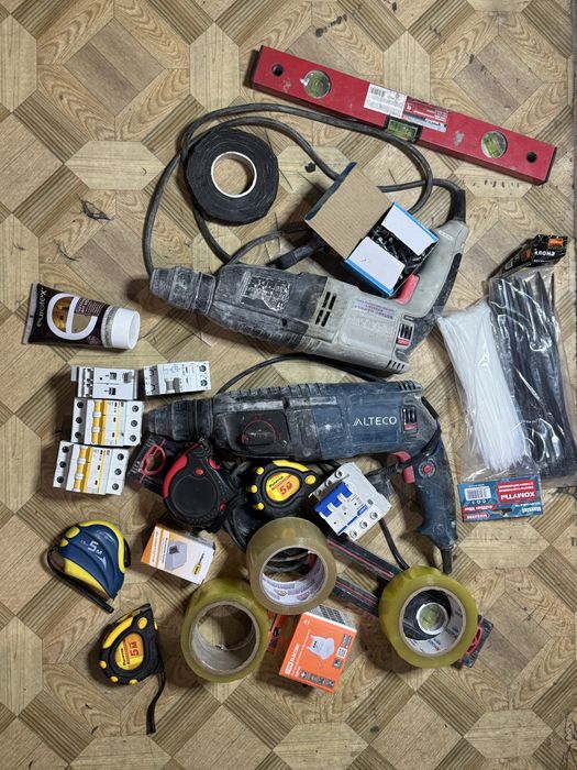 Перфораторы и инструменты