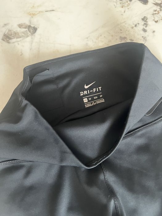 Дамски облекла Nike оригинални