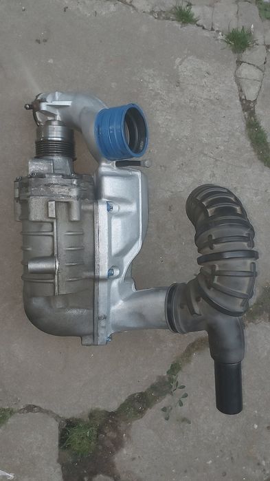 Vând kompressor supercharger Eaton m45