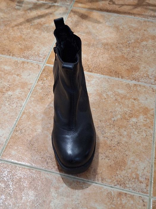 Боти от естествена кожа