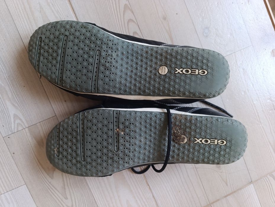 Vând pantofi bărbați Geox