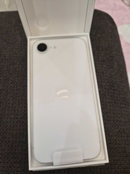 Iphone 16e white