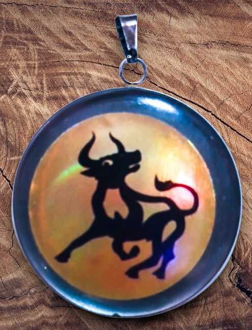 Pandantiv Zodia Taur – Inox și Rășină (Efect Perlat/Sidefat)