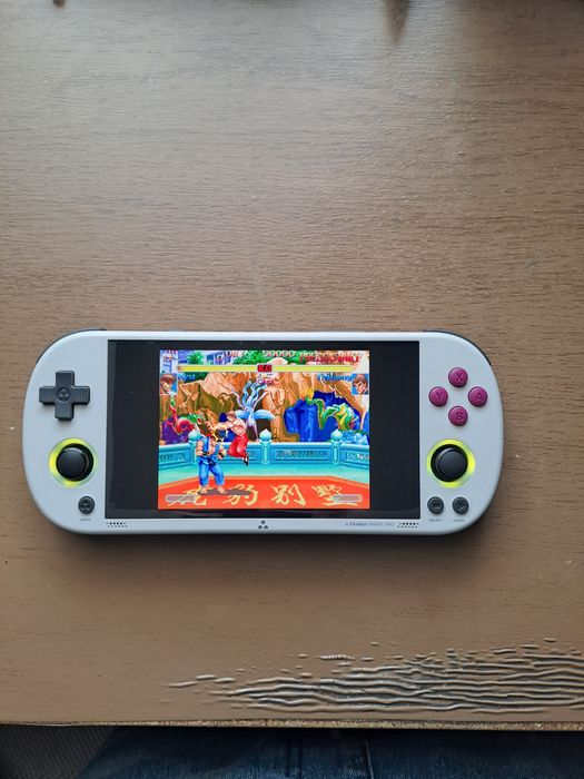 Trimui Smart Pro - ретро гейминг конзола