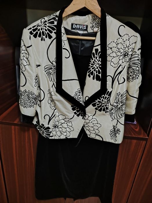 Vand rochie de catifea