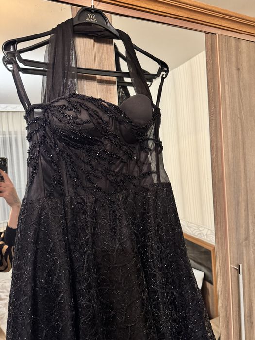 Официална рокля