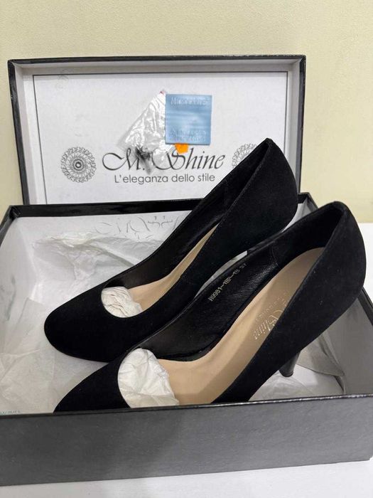 Продам замшевые туфли