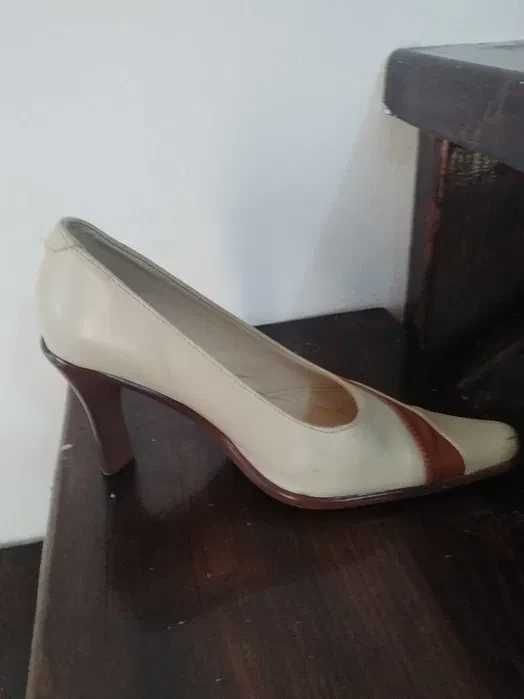 Pantofi piele noi