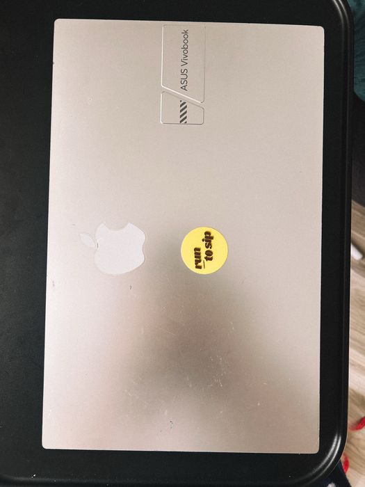 Laptop ASUS VivoBook 15 OLED – i7, SSD 512GB, 15,6”