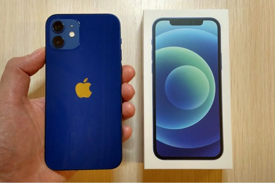 Продам Iphone 12, 64GB