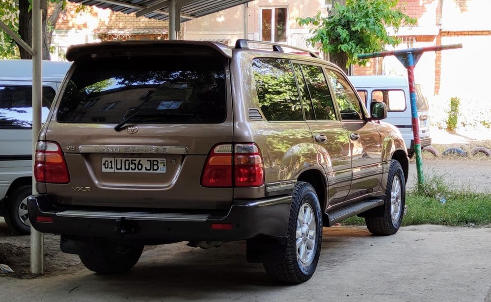 продам Toyota Land Cruiser UZJ100
