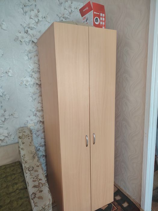 Продам дёшево плательный шкаф