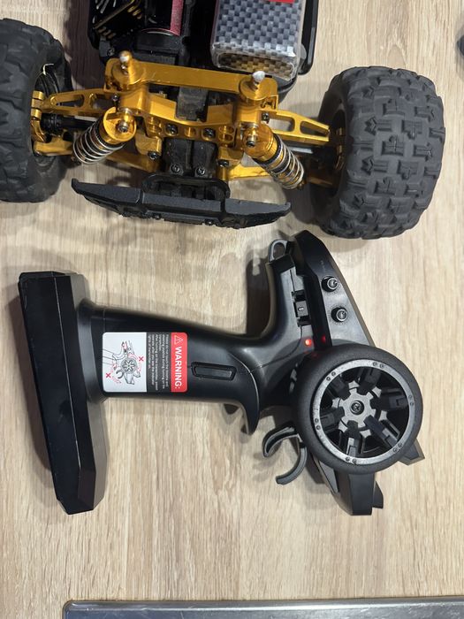 Vand masina cu telecomanda 1:16